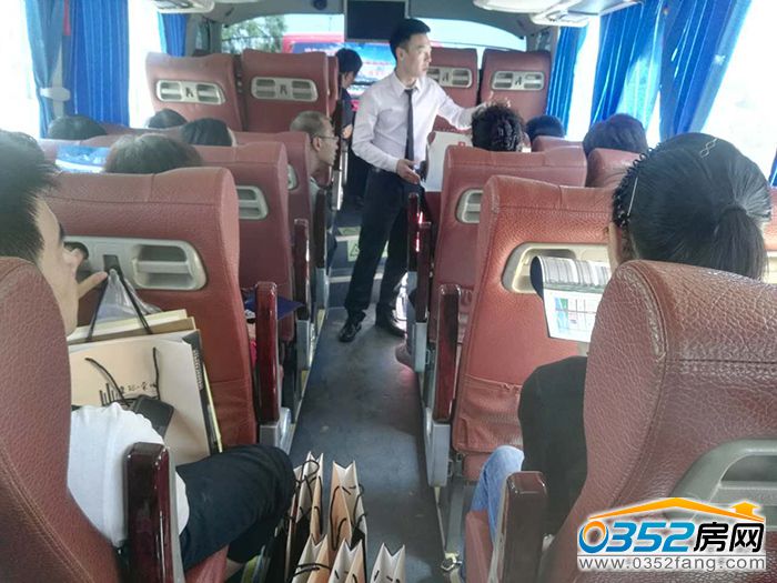 27174511f419a61d1a7174.jpg 星际·荣域车讲700.jpg