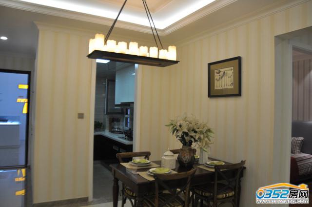 J������������