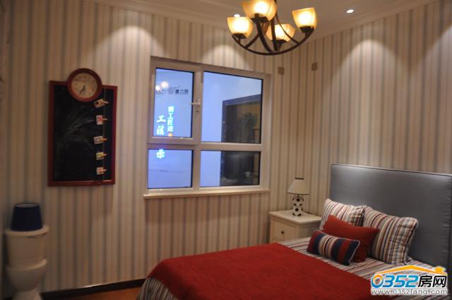 J������������