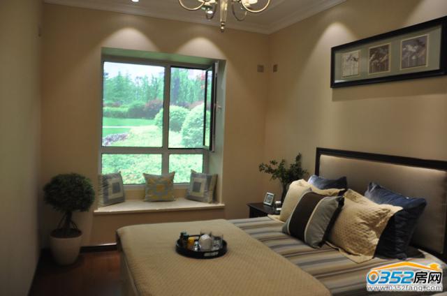 K������������