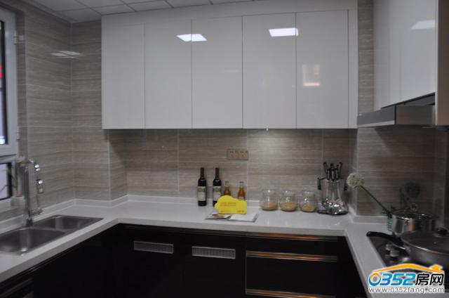 K������������