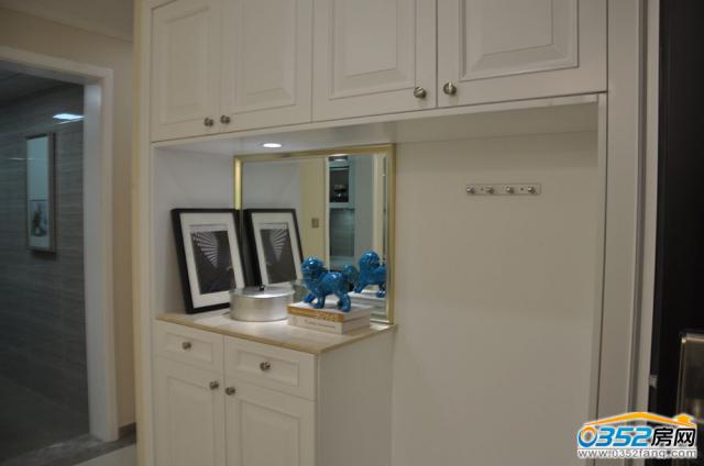 M�������������