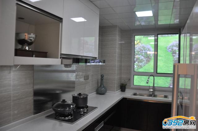 M������������