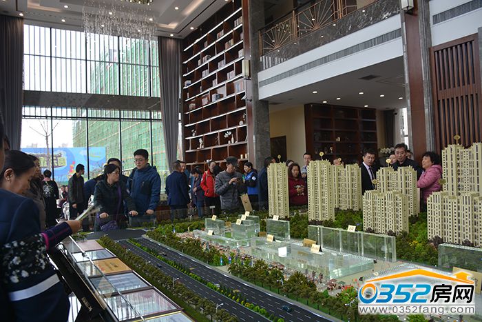2818383903b36904ac2647.jpg 星际2.JPG