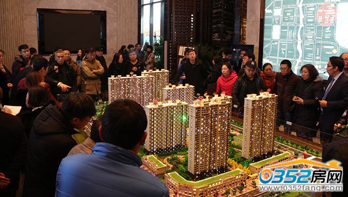 23175852070dbfc6061060.jpg 富力小沙盘.JPG