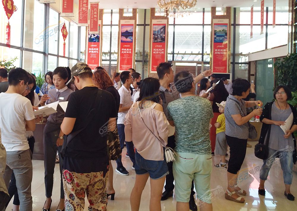 14174106b673e9a42b1425.jpg 14174106b673e9a42b1425.jpg