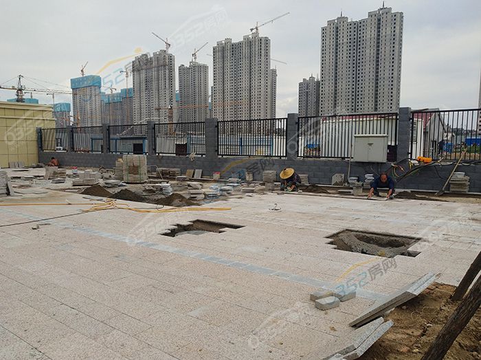 1811343923002d87e09372.jpg 铺地.jpg