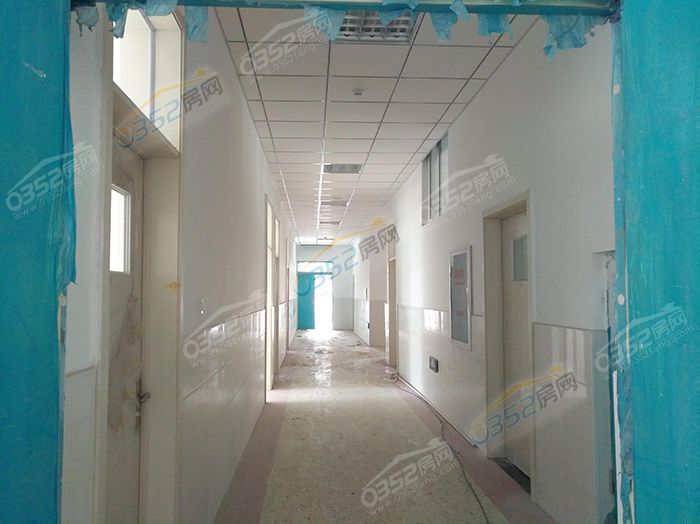 181136037481bb45da3860.jpg 楼道.jpg