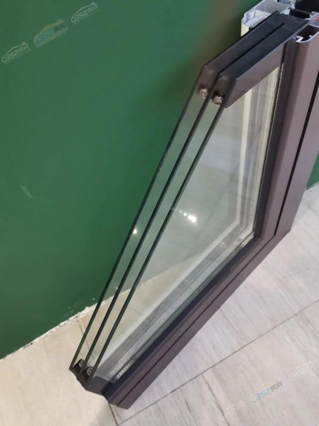 三层中空玻璃实拍图